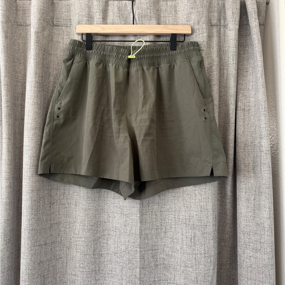 Old Navy StretchTech Olive-Style Casual Shorts